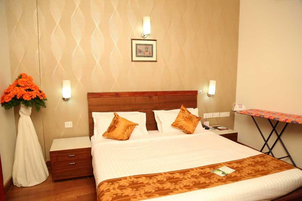 Kallada Hotels Thrissur Exterior photo